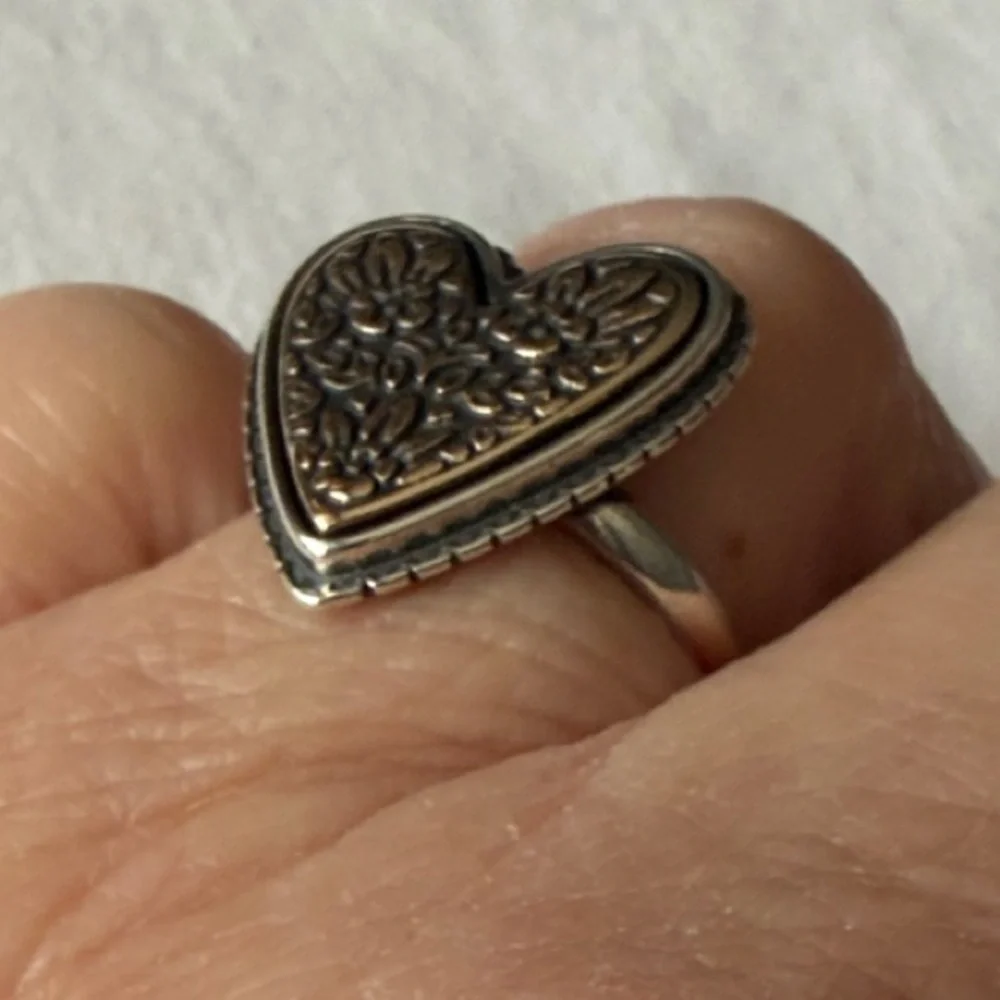 James Avery Retired Sterling Silver and Bronze Heirloom Heart Ring - Picture 2 of 8